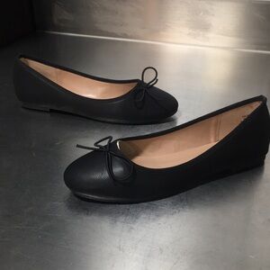 New WB Woman’s Journee Collection Elegant Black Women's Ballet Flats